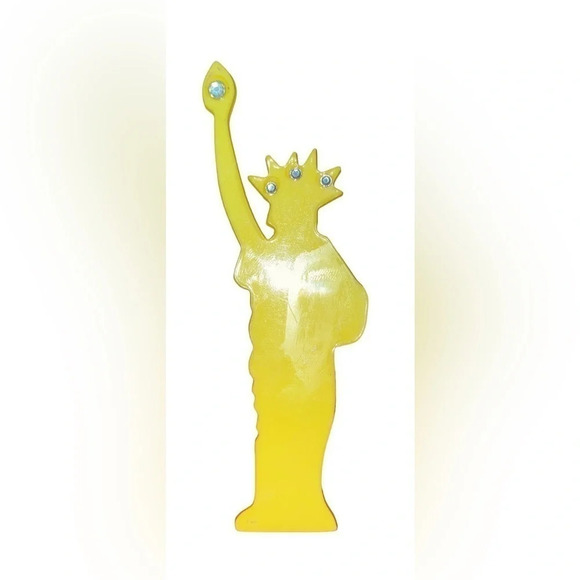 VINTAGE Statue of Liberty Celluloid Brooch Pin HTF Unique Piece OOAK Rockabilly - Picture 1 of 6